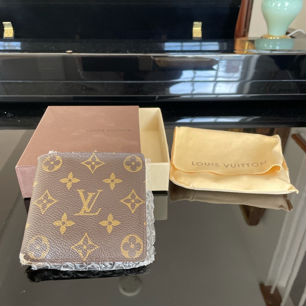 LOUIS VUITTON Monogram Bifold Wallet 1996